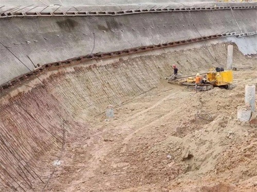 逊克基坑边坡加固